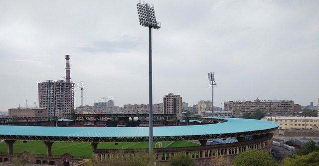 周琦在场上 周琦在场上